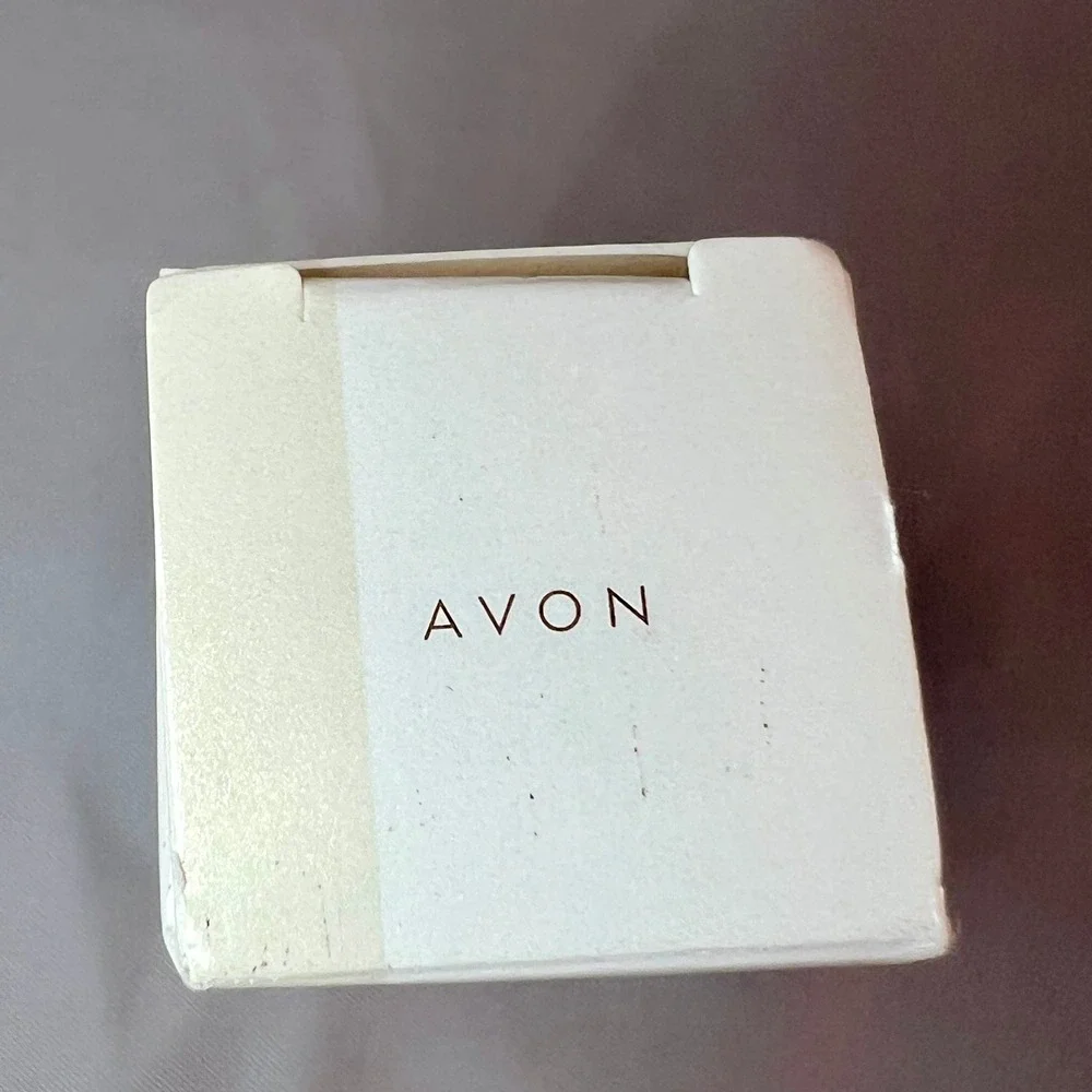 Avon Anew Youth-Awakening Lipstick Regal Red A400 SPF 15 3.0g New No Box